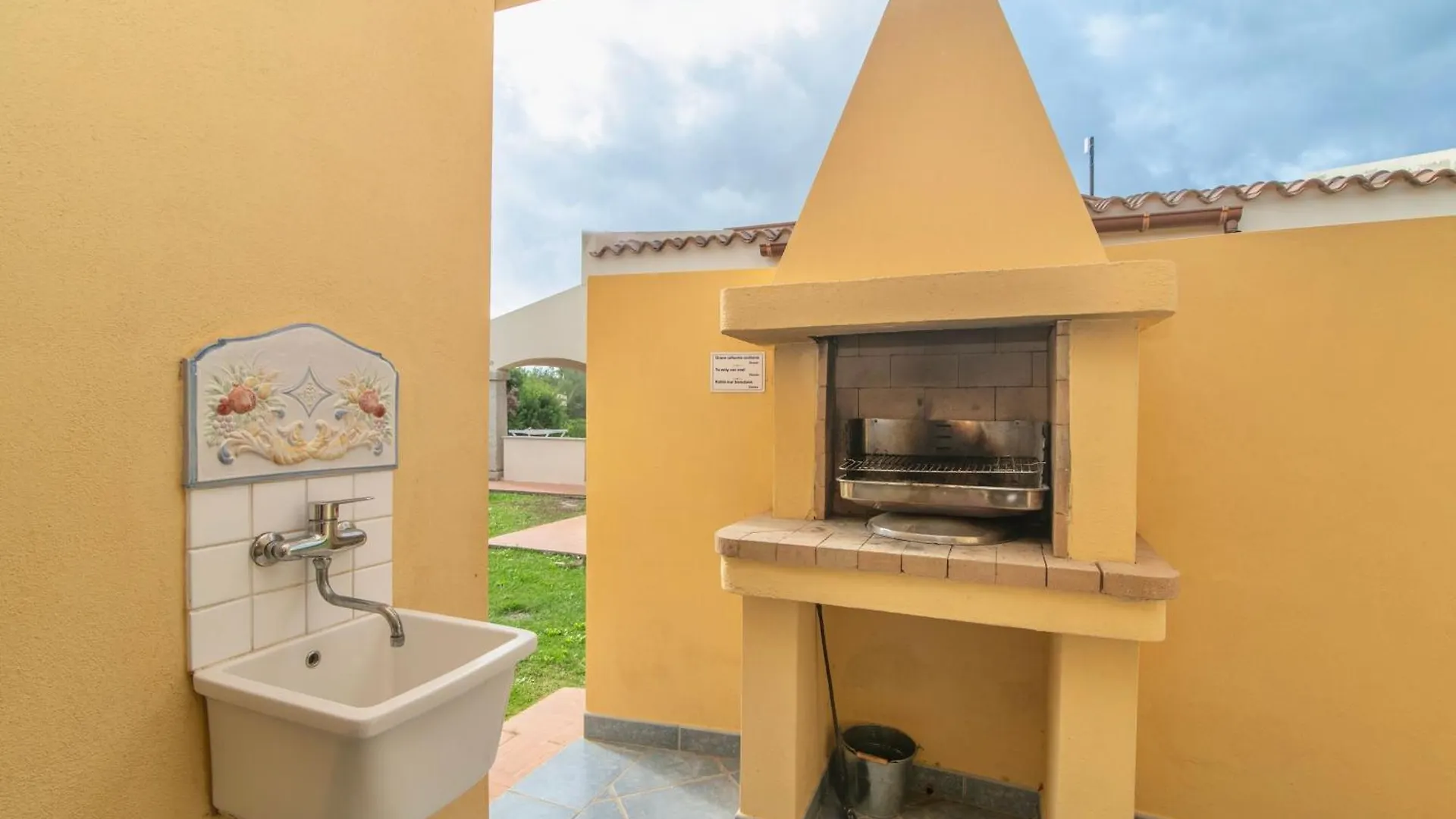 קוסטה ריי Villas With Air Conditioning And Private Outdoor Area Just 400 Meters From The Beach איטליה